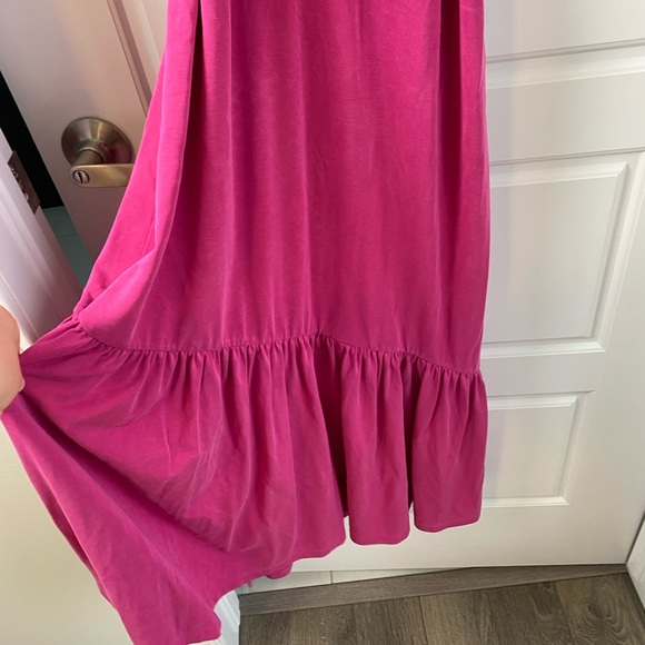 Flowing Magenta Summer Dress - Picture 5 of 12